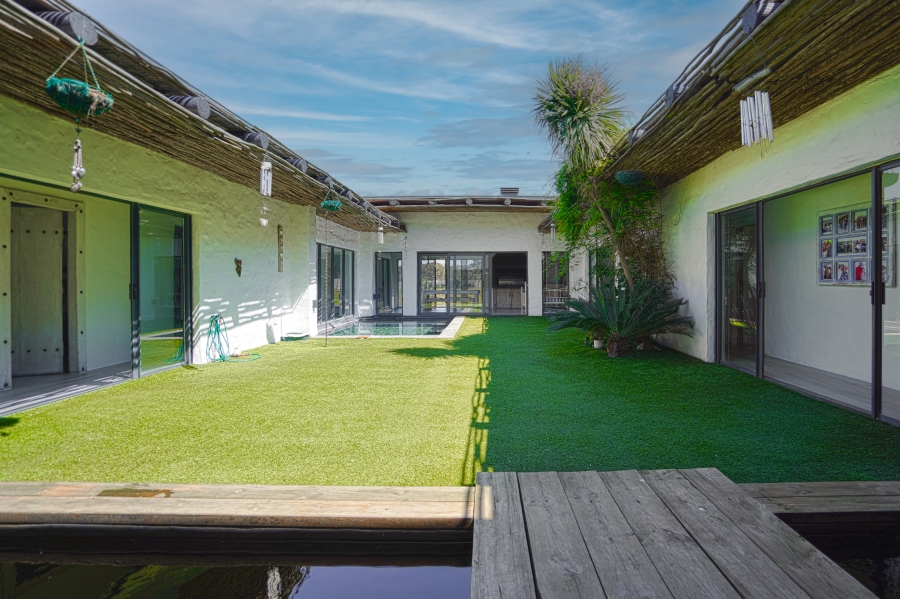 5 Bedroom Property for Sale in Morning Star Western Cape
